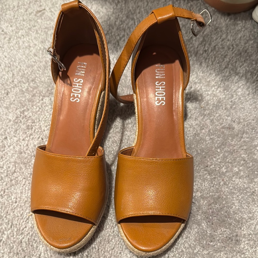 Women's Tan Sandals